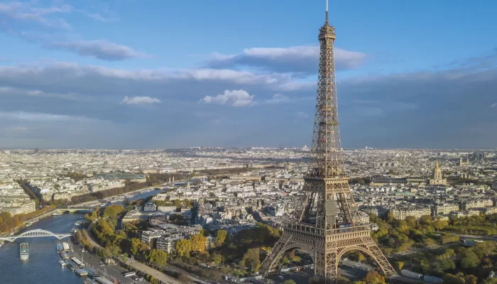 Glamour Παρίσι | Πάσχα & Πρωτομαγιά Glamour Παρίσι | Πάσχα & Πρωτομαγιά